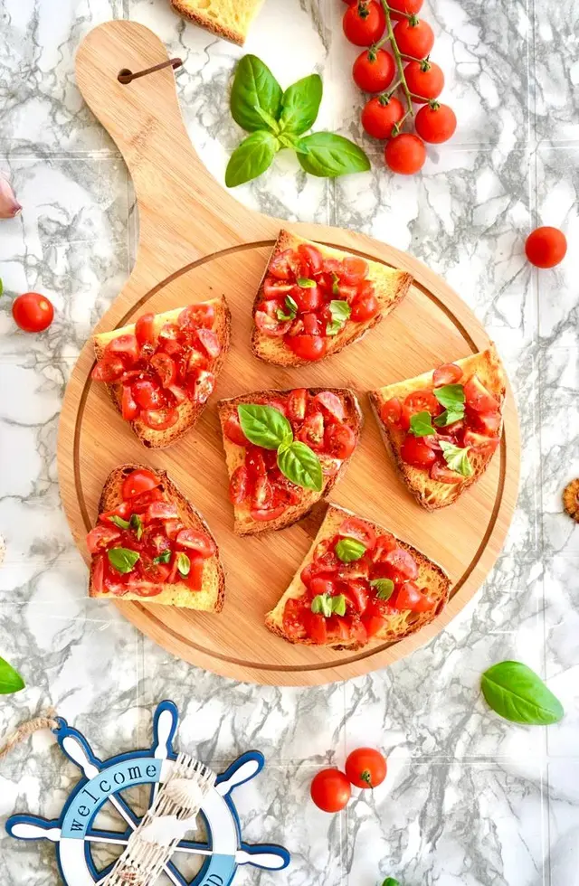 Bruschette pugliesi al pomodoro