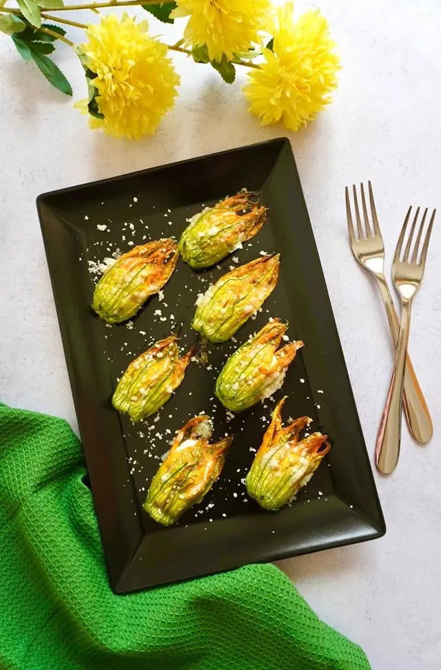 Fiori di zucca ripieni al forno
