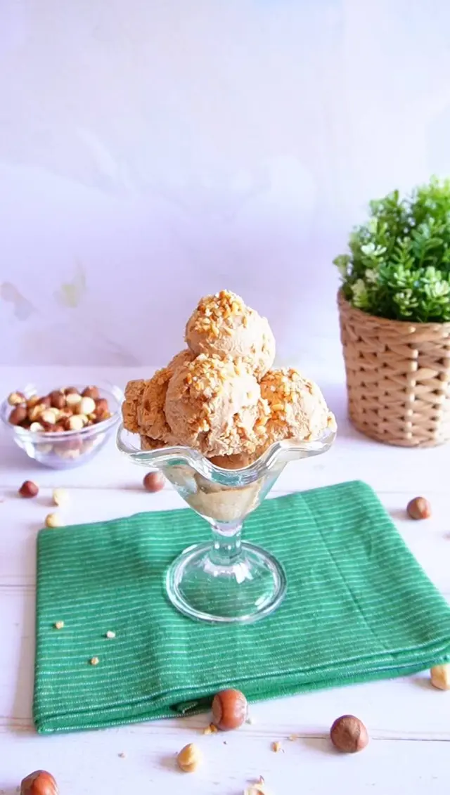 Gelato alla nocciola senza gelatiera
