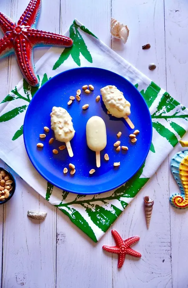 Gelato su stecco tipo Magnum bianco