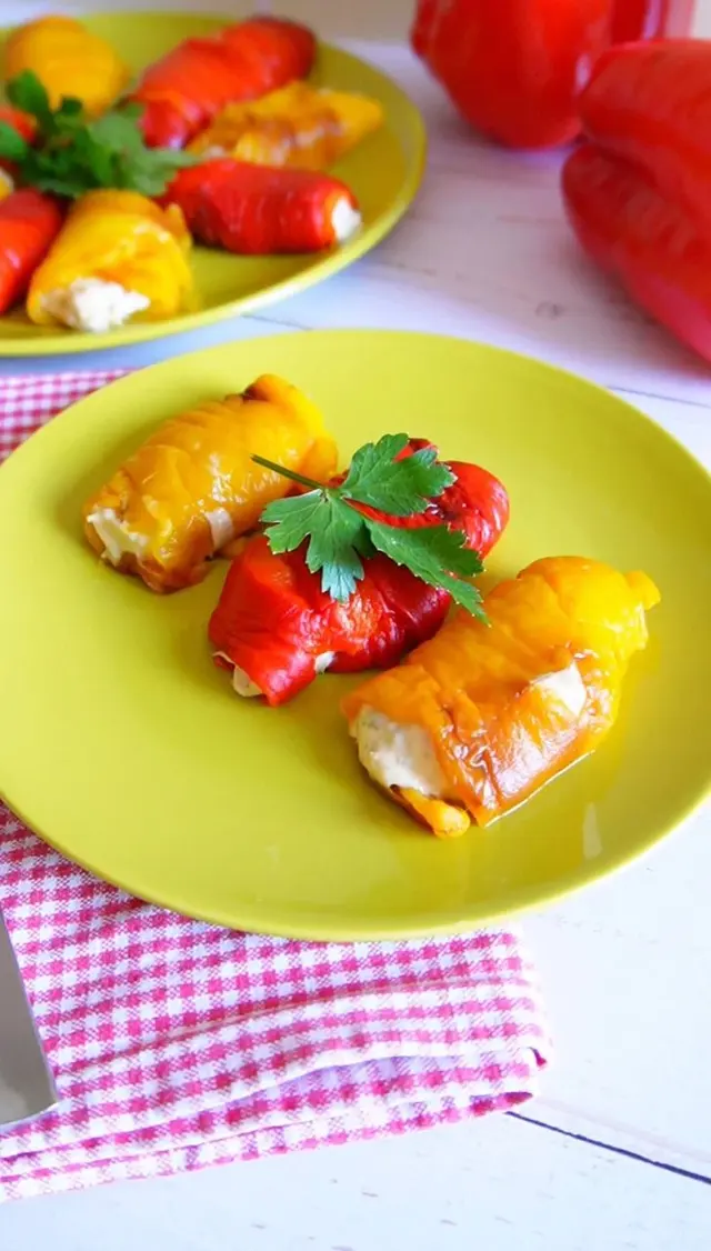 Involtini di peperoni ripieni