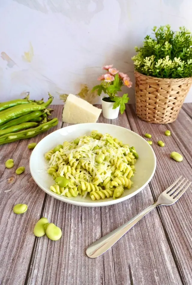 Pasta fave e pecorino