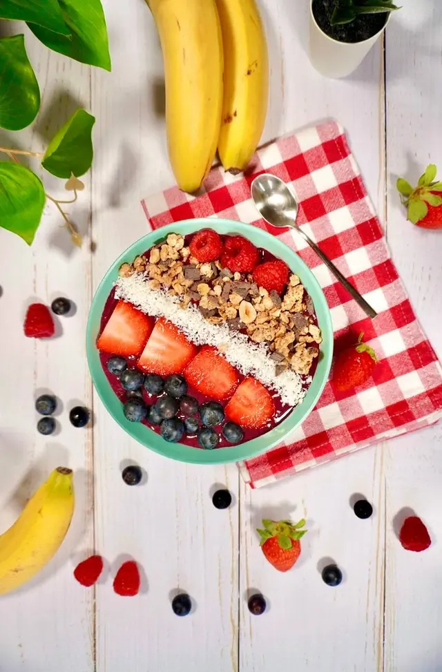 Smoothie bowl ai frutti rossi